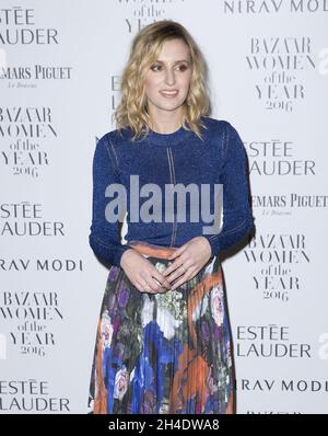 Laura Carmichael nahm an der Harper's Bazaar Woman of the Year Auszeichnung im Claridges in London Teil. Bilddatum: Montag, 31. Oktober 2016. Bildnachweis sollte lauten: Isabel Infantes / EMPICS Entertainment. Stockfoto