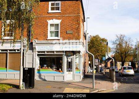 Geburtsort der ersten Premierministerin der Briten, Margaret Thatcher, über dem Lebensmittelgeschäft ihres Vaters. Kreuzung Broad St North Parade. Grantham, Lincs Stockfoto