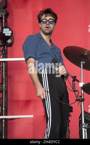 Der Sänger Justin Young von der Rockband The Vaccines spielt am Samstag, den 12. August 2017, auf der Hauptbühne des Boardmasters Festival 2017 in Watergate Bay, Newquay, Cornwall.Bild datiert: , 2017. Bildnachweis sollte lauten: Isabel Infantes / EMPICS Entertainment. Stockfoto