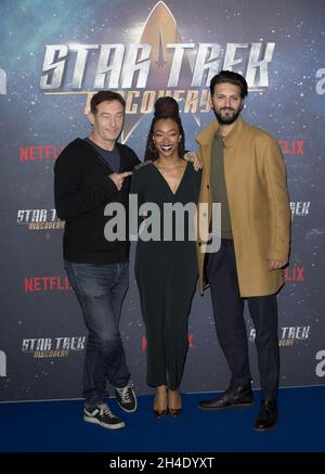 (Von links nach rechts) Jason Isaacs, Sonequa Martin-Green und Shazad Latif nehmen am Sonntag, den 5. November, an der Star Trek: Discovery Special Fan-Vorführung der Fotoaktion im Millbank Tower Teil. Bild datiert: Sonntag, 5. November 2017. Bildnachweis sollte lauten: Isabel Infantes / EMPICS Entertainment. Stockfoto