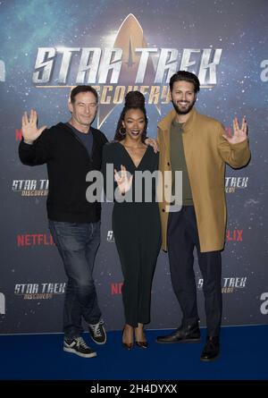 (Von links nach rechts) Jason Isaacs, Sonequa Martin-Green und Shazad Latif nehmen am Sonntag, den 5. November, an der Star Trek: Discovery Special Fan-Vorführung der Fotoaktion im Millbank Tower Teil. Bild datiert: Sonntag, 5. November 2017. Bildnachweis sollte lauten: Isabel Infantes / EMPICS Entertainment. Stockfoto