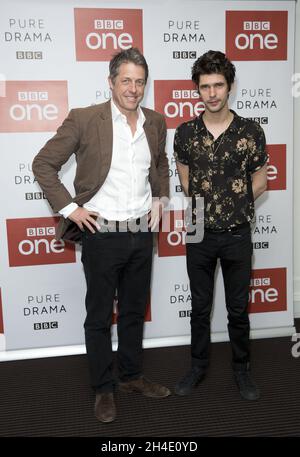 Hugh Grant und Ben Whishaw nahmen an der Pressekonferenz zum BBC One's A Very English Skandal bei BAFTA Piccadilly, London, Teil. Bild datiert: Mittwoch, 18. April 2018. Bildnachweis sollte lauten: Isabel Infantes / EMPICS Entertainment. Stockfoto