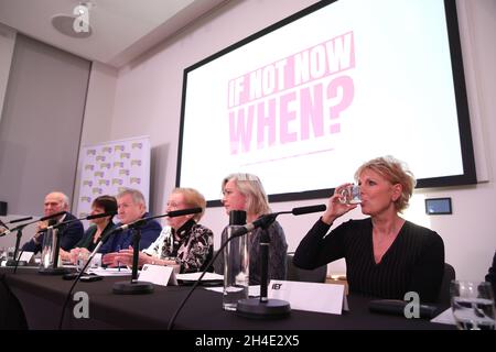 (Von links nach rechts) Vince Cable, Caroline Lucas, Ian Blackford, Margaret Beckett, Liz Saville Roberts, Und Anna Soubry während der Pressekonferenz im Zentrum von London, nachdem Theresa Mays Abgeordnete gestern zur Abstimmung über ihren Brexit-Deal abberufen hatte. Bild datiert: Dienstag, 11. Dezember 2018 Stockfoto