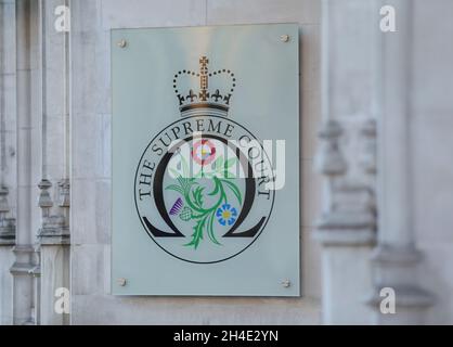 Ein Schild am Eingang zum Supreme Court Gebäude am Parliament Square in London. Bild datiert: Donnerstag, 13. Dezember 2018 Stockfoto