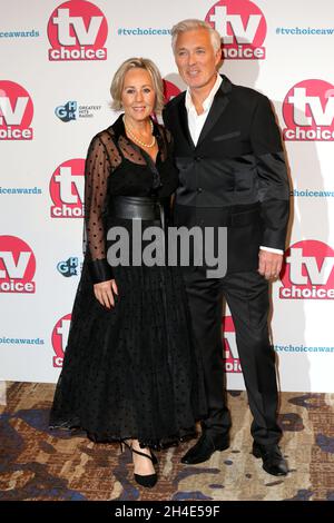 Shirlie Holliman (links) und Martin Kemp bei den TV Choice Awards im Hilton Hotel, Park Lane, London Stockfoto