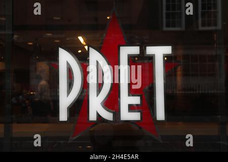 Ein Schild mit dem Pret A Manger-Logo auf einer Zweigstelle in der Nähe von Soho London. Bild datiert: Dienstag, 10. September 2019. Bildnachweis sollte lauten: Isabel Infantes / EMPICS Entertainment. Stockfoto