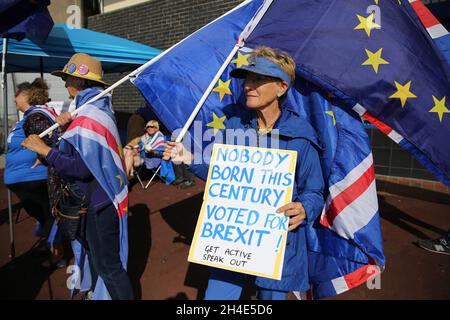 Anti-Brexit-Demonstranten am dritten Tag der Jahreskonferenz der Labour Party vor dem Brighton Center in Brighton. Bild datiert: Montag, 23. September 2019. Bildnachweis sollte lauten: Isabel Infantes / EMPICS Entertainment. Stockfoto