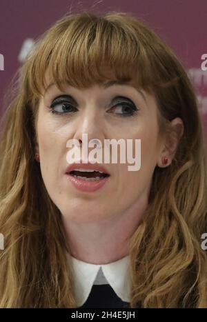 Die Schattenpädagogin Angela Rayner spricht während einer Randveranstaltung am dritten Tag der Jahreskonferenz der Labour Party im Brighton Center in Brighton. Bild datiert: Montag, 23. September 2019. Bildnachweis sollte lauten: Isabel Infantes / EMPICS Entertainment. Stockfoto