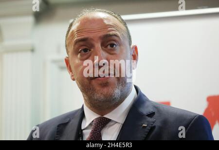 Husam Zomlot, palästinensischer Botschafter im Vereinigten Königreich, spricht während eines Empfangs der Labour Friends of Palestine and the Middle East am dritten Tag der Jahreskonferenz der Labour Party in Brighton. Bild datiert: Montag, 23. September 2019. Bildnachweis sollte lauten: Isabel Infantes / EMPICS Entertainment. Stockfoto