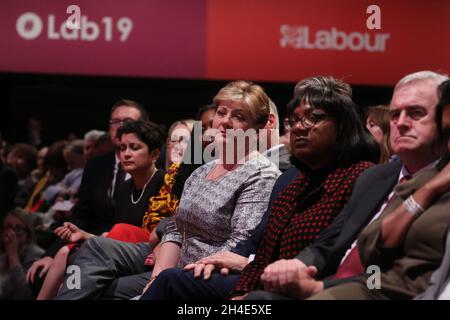 (Von links nach rechts) die Minister des Schattenkabinetts Emily Thornberry, Keir Starmer, Diane Abbott und John McDonnell während der Grundsatzrede von Jeremy Corbyn während der Jahreskonferenz der Labour Party im Brighton Center in Brighton. Bild datiert: Dienstag, 24. September 2019. Bildnachweis sollte lauten: Isabel Infantes / EMPICS Entertainment. Stockfoto