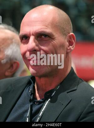 Der griechische Politiker Yanis Varoufakis während der Jahreskonferenz der Labour Party im Brighton Center in Brighton. Bild datiert: Montag, 23. September 2019. Bildnachweis sollte lauten: Isabel Infantes / EMPICS Entertainment. Stockfoto