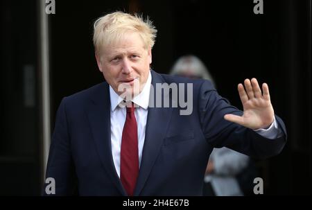 Premierminister Boris Johnson verlässt das Hotel The Midland am zweiten Tag der Konferenz der Konservativen Partei, die im Manchester Convention Center stattfindet. Bild datiert: Montag, 30. September 2019. Bildnachweis sollte lauten: Isabel Infantes / EMPICS Entertainment. Stockfoto