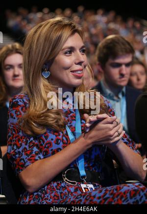 Boris Johnsons Freundin Carrie Symonds während seiner Rede am zweiten Tag der konservativen Parteikonferenz im Manchester Convention Center. Bild datiert: Montag, 30. September 2019. Bildnachweis sollte lauten: Isabel Infantes / EMPICS Entertainment. Stockfoto