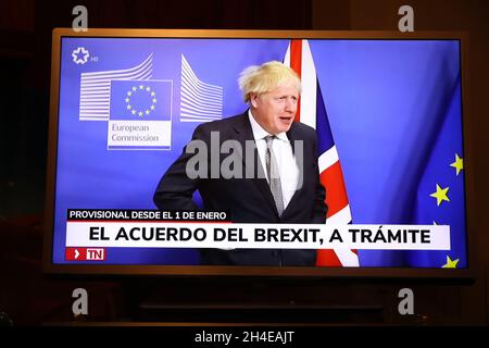 Eine TV-Vorführung von Premierminister Boris Johnson während der Brexit-Verhandlungen in Brüssel. Bilddatum: Freitag, 25. Dezember 2020. Bildnachweis sollte lauten: Isabel Infantes Stockfoto