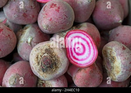 Chioggia-Rüben Halbierten Sich Stockfoto