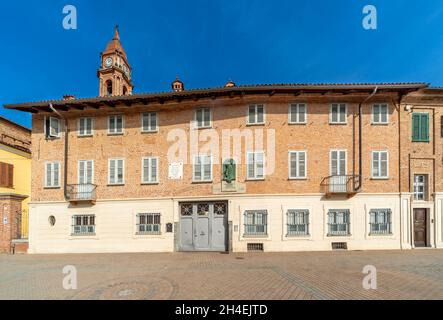 BH, Cuneo, Piemont, Italien - 28. Oktober 2021: Geburtshaus von San Giuseppe Benedetto Cottolengo (18. Jahrhundert) im corso Cottolengo Stockfoto
