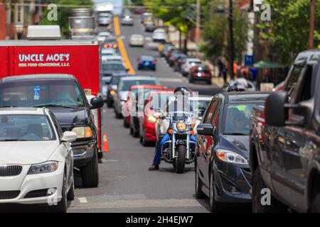 Gettysburg, PA, USA - 2. Juli 2016: Touristen in der Innenstadt von Gettysburg während der jährlichen Schlacht Gedenkfeier. Stockfoto