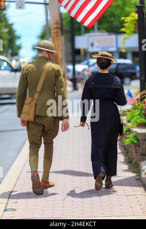 Gettysburg, PA, USA - 2. Juli 2016: Reenaktoren im Kleid des Ersten Weltkriegs befinden sich während des jährlichen Kampfgedenkens in der Innenstadt. Stockfoto