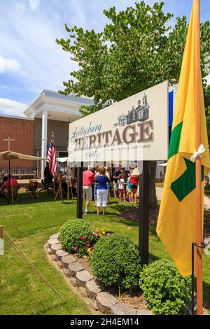 Gettysburg, PA, USA - 2. Juli 2016: Im Heritage Center mischen sich die Reenaktoren in typischen Bürgerkriegskleidung jährlich unter Touristen Stockfoto