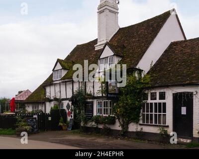 Das attraktive, preisgekrönte Bull and Butcher Public House im schönen Dorf Turville Buckinghamshire, England Stockfoto