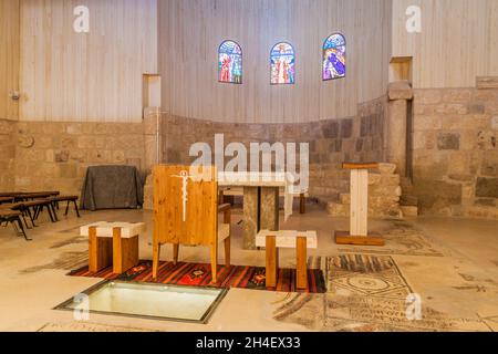 MOUNT NEBO, JORDANIEN - 21. MÄRZ 2017: Innenraum der Moses Memorial Kirche am Berg Nebo. Stockfoto