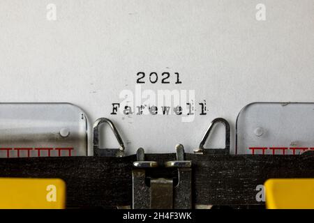 Abschied 2021 geschrieben auf einer alten Schreibmaschine Stockfoto