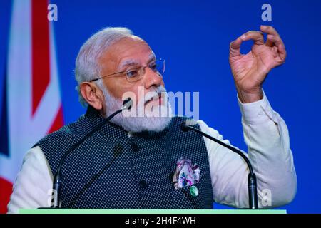 Glasgow, Schottland, Großbritannien. November 2021. Führende Politiker der Welt halten auf der COP26 in Glasgow Reden zum Klimawandel. Sie sprachen während des World Leaders Summit „Accelerating Clean Technology Innovation and Deployment“ am 3. Tag der Konferenz. PIC; der indische Premierminister Narendra Modi hält seine Rede. Iain Masterton/Alamy Live News. Stockfoto