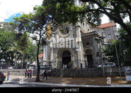 Sao Paulo, Sao Paulo, Brasilien. November 2021. (INT) Bewegung in Sao Paulo während des Todestages. 2. November, Sao Paulo, Brasilien: Bewegung auf dem Roosevelt-Platz und der Kirche von Consolacao, in Sao Paulo, während des Tages der Toten, am Dienstag (2) (Bild: © Leco Viana/TheNEWS2 via ZUMA Press Wire) Stockfoto