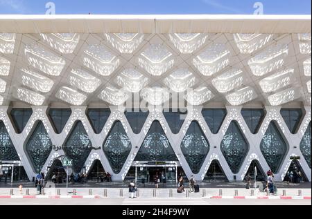 Marrakesch, Marokko - 27. Februar 2019: Eingang zu Abflügen am internationalen Flughafen Marrakesch Menara. Marrakesch ist der beliebteste Tourist de Stockfoto