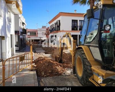 Straßenarbeiten in La Cala de Mijas, Provinz Málaga, Andalusien, Spàin. Stockfoto
