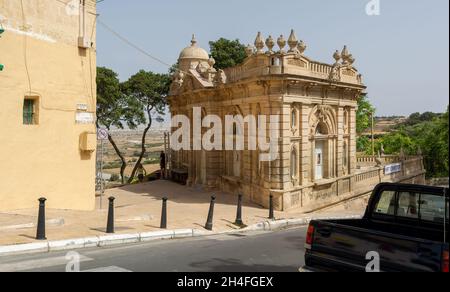 Extravagantes Gebäude mit eklektischem Design - das Casino Notabile, früher als Point de Vue bekannt, ist ein ehemaliges Clubhaus auf dem Saqqajja-Hügel. Stockfoto