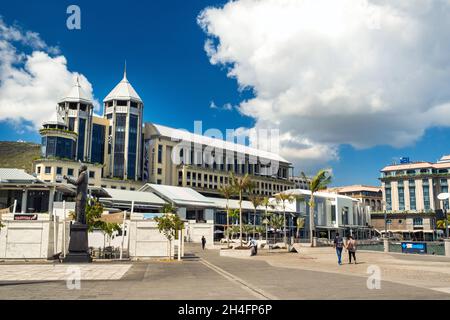 MAURITIUS – 12. DEZEMBER 2019. Das Hafengebiet in der Hauptstadt von Mauritius, Port Louis. Stockfoto