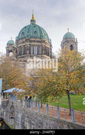 Berlin August 2020: Der Berliner Dom Stockfoto