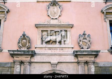Padova Universität, die Fassade des Bo Palastes mit venezianischem Symbol Stockfoto