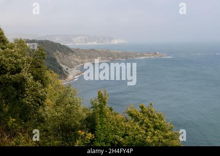 Blick vom South West Coast Path auf die Durlston Bay Stockfoto