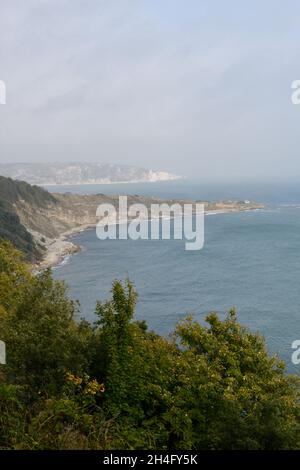 Blick vom South West Coast Path auf die Durlston Bay Stockfoto