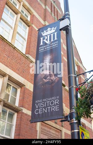 Eintrittsschild für das King Richard III Visitor Center, St Martins, City of Leicester, Leicestershire, England, Vereinigtes Königreich Stockfoto