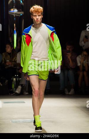 Atsushi Nakashima Kollektion Frühjahr / Sommer 2019. Mailand, 28. september 2018 Stockfoto