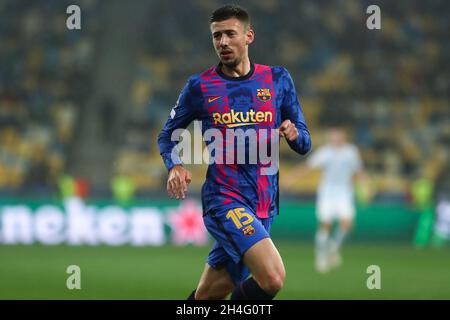 Kiew, Ukraine. November 2021. KIEW, UKRAINE - 2. NOVEMBER: Clement Lenglet vom FC Barcelona während des Spiels der Gruppe E - UEFA Champions League zwischen Dinamo Kiev und dem FC Barcelona beim NSC Olimpiyskiy am 2. November 2021 in Kiew, Ukraine (Foto von Andrey Lukatsky/Orange Picics) Credit: Orange Pics BV/Alamy Live News Stockfoto