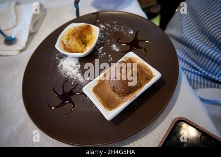 Essen und Desserts von Geburtstagsfeiern und Hochzeiten verschiedener Aktivitäten Stockfoto