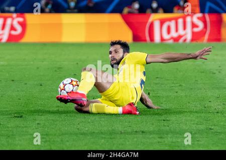 Villarreal, Spanien. November 2021. Alfonso Pedraza von Villarreal CF in Aktion während der UEFA Champions League Gruppe F, Fußballspiel zwischen Villarreal CF und Berner Sport Club Young Boys im Estadio de la Ceramica.(Endstand; Villarreal CF 2:0 BSC Young Boys) (Foto von Xisco Navarro/SOPA Images/Sipa USA) Quelle: SIPA USA/Alamy Live News Stockfoto