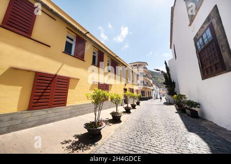 Farbenfrohe Gebäude auf den Straßen von Garachico, Teneriffa, Kanarische Inseln, Spanien Stockfoto