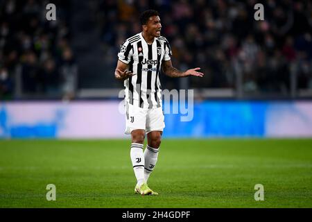 Turin, Italien. 02. November 2021. Danilo Luiz da Silva vom FC Juventus reagiert während des UEFA Champions League-Fußballspiels zwischen dem FC Juventus und dem FC Zenit Saint Petersburg. Kredit: Nicolò Campo/Alamy Live Nachrichten Stockfoto