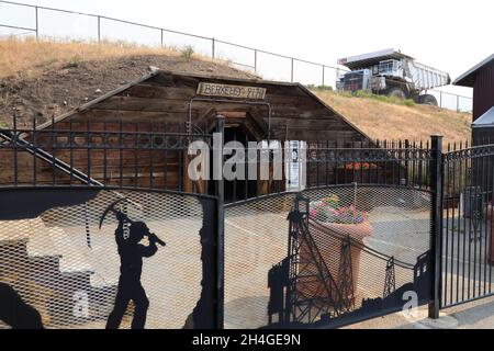 Der Eingang zum Berkeley Pit, einer verlassenen Tagebau-Kupfermine in Butte, Montana, USA Stockfoto