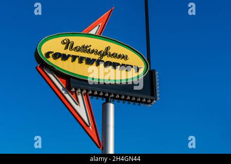 Nottingham zeitgenössisches Neonschild, entworfen von einem in Nottingham ansässigen Künstler. Nottingham Zeitgenössisch ist eine touristische Attraktion. Stockfoto