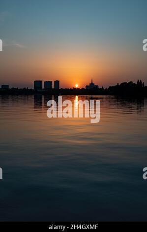 Sonnenuntergang über Bukarest Stockfoto