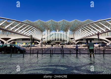 Futuristischer Bahnhof Estacao do Oriente, Gare do Oriente, Architekt Santiago Calatrava, moderne Architektur, Lissabon, Portugal Stockfoto