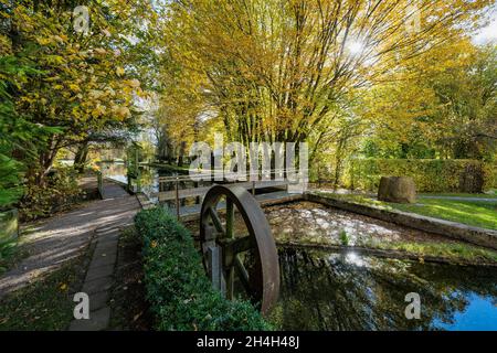 Brücke an der Hanslmühle über die Anzinger Sempt in Markt Schwaben, Bayern, Deutschland Stockfoto