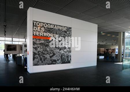 Neu gestalteter Innenraum, Ausstellung Topographie des Terrors, auf dem Gelände des ehemaligen SS-Hauptquartiers, Berlin, Deutschland Stockfoto