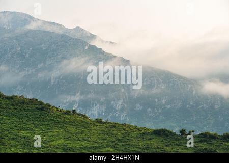 Naranjo de Bulnes, bekannt als PICU Urriellu, in Asturien, Spanien. Stockfoto